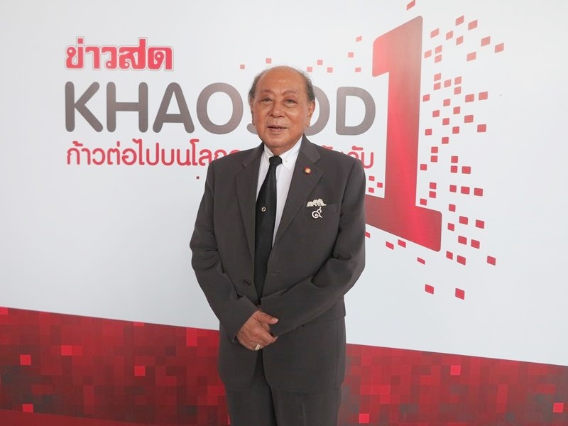 เรืออากาศตรี สุเทพ วงศ์กำแหง ศิลปินแห่งชาติสาขาศิลปะการแสดง (เพลงไทยสากล – ขับร้อง) ปีพุทธศักราช 2533