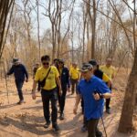 วราวุธ เดินเท้าขึ้น ภูกระดึง ตรวจความเสียหาย หลังไฟป่ากินวงรอบ 3,200 ไร่