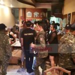 บุกทลายร้านอาหารดังเมืองตรัง! จับเจ้าของ ลอบค้ากามสาว หลังโดนล่อซื้อ