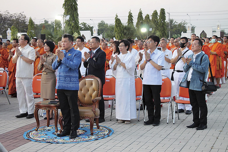 สดจากพระเครื่อง