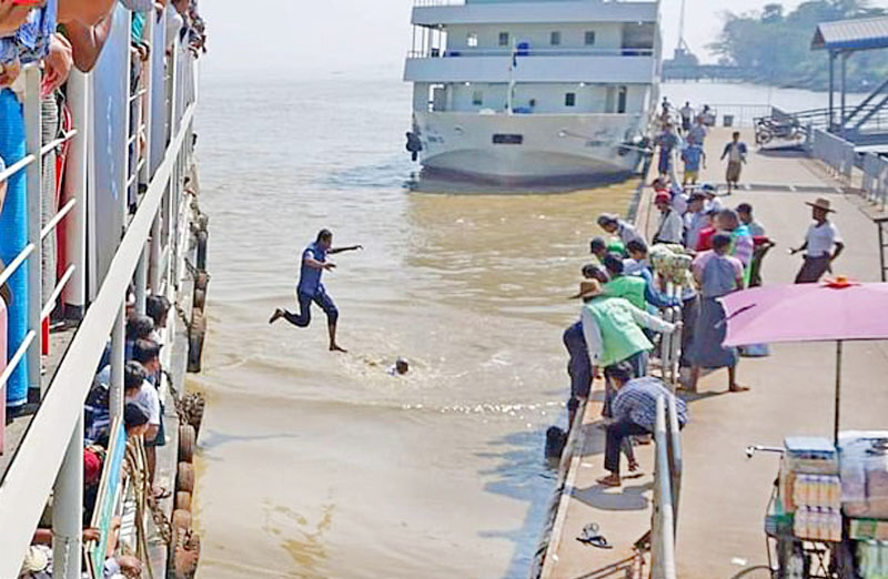 ลุงกัปตันโดดเรือดิ่ง