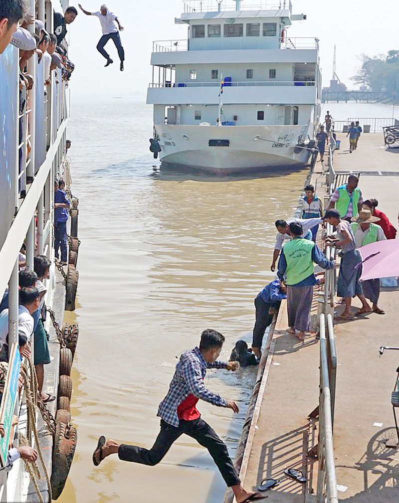 ลุงกัปตันโดดเรือดิ่ง