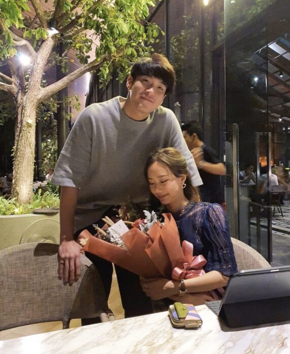 คนมีคู่! คนมีคู่!