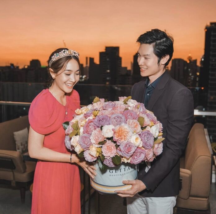มิน พีชญา ซื้อทอง มิน พีชญา ซื้อทอง