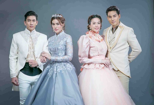ไท ธนาวุฒิ