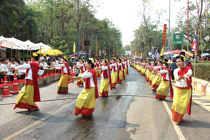 งานไหว้พระธาตุช่อแฮ เที่ยวเมืองแพร่-แห่ตุงหลวง