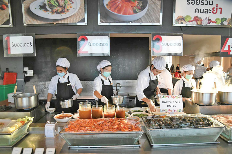 ยำตำแซ่บเว่อร์บุฟเฟต์ใบหยก