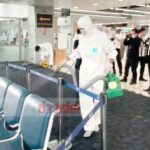 เจอตำรวจตม.ติดเชื้อโควิด-19 สนามบินสุวรรณภูมิ ลุยฉีดพ่นฆ่าเชื้อทุกจุดในอาคารผู้โดยสาร