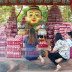 ได้เลขเด็ดรวยกันทั่วหน้า! นับพันแห่ส่องเลข‘โสฬสสะระตะ’อ่างน้ำมนต์อาศรมฤๅษีเณร(คลิป)