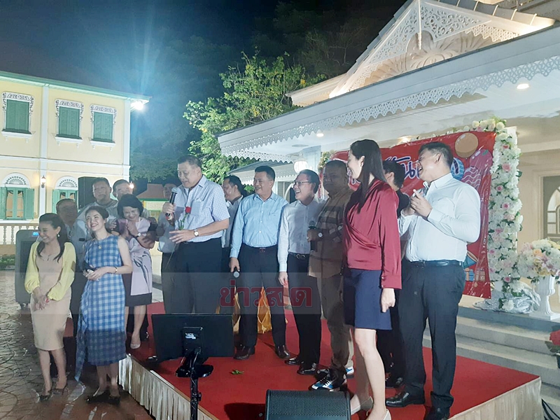 ส.ส. พลังประชารัฐ แห่ร่วมงานปาร์ตี้วันเกิด