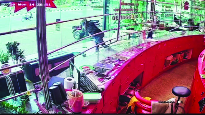ปิดคดีโจรมือใหม่หัดปล้นควงปืนบุกเดี่ยวจี้ร้านทอง