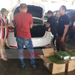 อย่าปล่อยให้ลอยนวล! ตำรวจปคบ.ล่อซื้อ-ลุยจับโก่งราคาขายหน้ากากอนามัยได้มาเพียบ