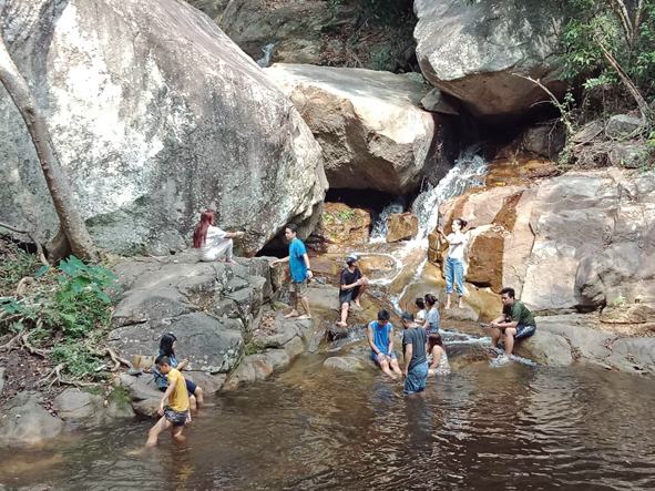 ท่อง‘ทับสะแก’ ทะเล-ภูเขา-น้ำตก