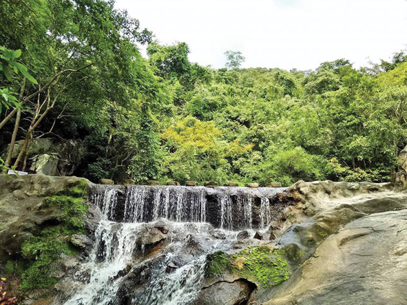 ท่อง‘ทับสะแก’ ทะเล-ภูเขา-น้ำตก