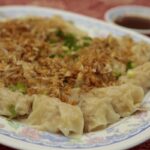 จกโต๊ะเดียว เกี๊ยวกุ้งลวก ตำนานความอร่อยแห่งพลับพลาไชย 