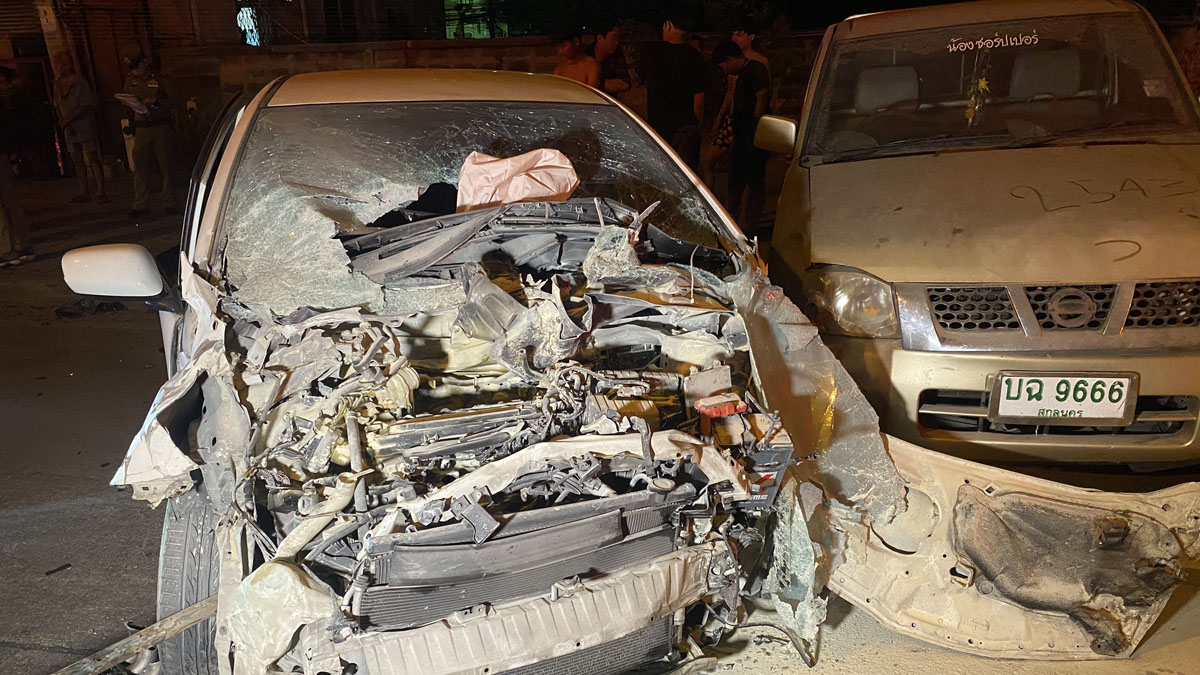 หนุ่มซิ่งเก๋งหนีตร.
