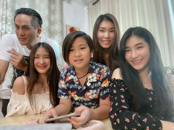 พีท ทองเจือ-เมีย
