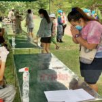 แน่นวัดพระศรีฯ! คนใจบุญ หอบเงิน 5แสน แจกปชช.เดือดร้อนจาก โควิด