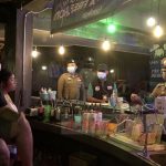 ไม่สน โควิด ! จับร้านดังสุราษฎร์ฯ เปิดฝ่าฝืนคำสั่ง ปล่อยลูกค้านั่งดื่มสุดชิล
