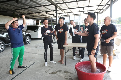 โอ๊ต ปราโมทย์