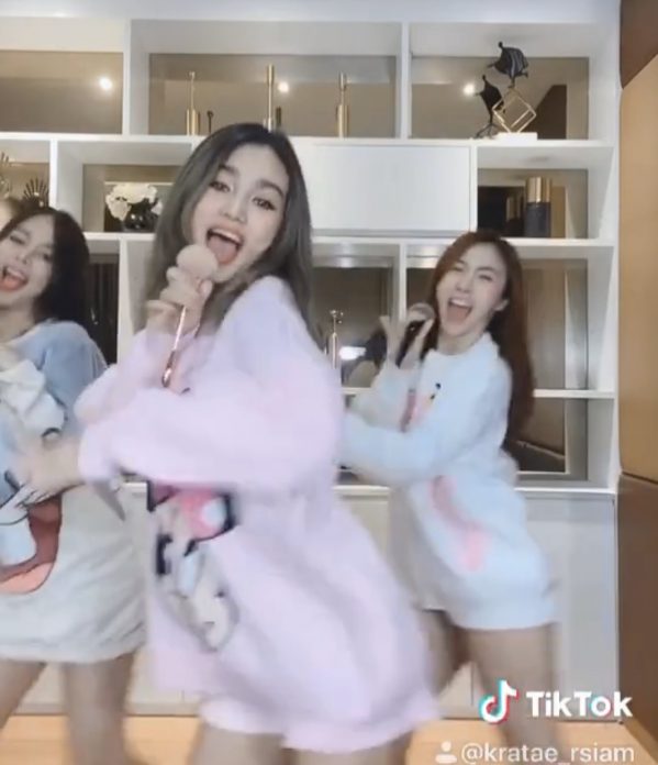 เจน นุ่น โบว์ 