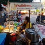 ข้าวผัดโบราณ ป้าอ้วน ตำนานข้าวผัดโบราณแห่งท่าน้ำนนท์