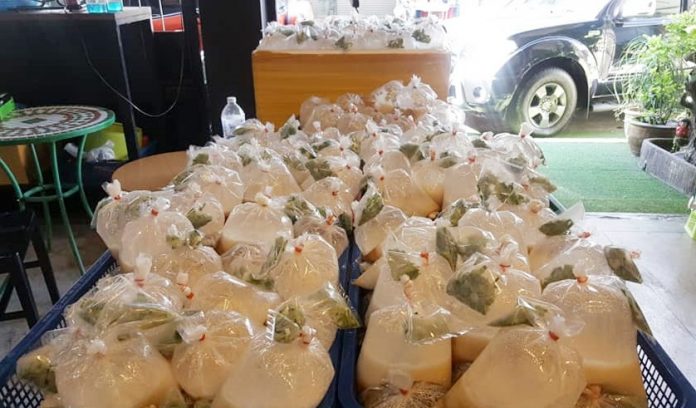 โจ๊กที่เตรียมบริจาค 250 ถุง