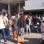 แน่นทุกธนาคาร! แห่ถอนเงิน เราไม่ทิ้งกัน ดีใจได้หมื่นบาท หลังรอมานาน