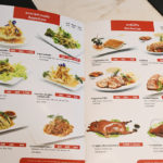 ปธ.เครือมิราเคิล แจกอาหาร-เงินสด ให้ประชาชน เผยทั้งน้ำตาเราต้องช่วยเหลือไม่ทิ้งกัน