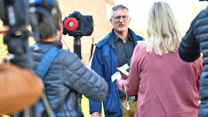 ไม่ล็อกดาวน์ดีกว่า