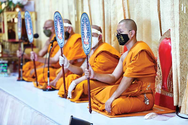 สธ.ชื่นชมพิธี-ทำเป็นต้นแบบ วัดไผ่ล้อมฌาปนกิจเหยื่อโควิด