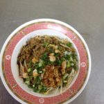 ร้านก๋วยเตี๋ยวหลอดสูตรโบราณ ข้าง สน. พลับพลาไชย ตำนานความอร่อยกว่า 50 ปี