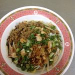 ร้านก๋วยเตี๋ยวหลอดสูตรโบราณ ข้าง สน. พลับพลาไชย ตำนานความอร่อยกว่า 50 ปี