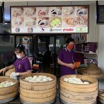 ร้านนพเก้าซาลาเปา ตำนานซาลาเปาแห่งถนนประดิพัทธ์