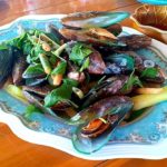 ร้านแดง ซีฟู้ด คลองโคน อาหารทะเลพื้นบ้าน สด สะอาด บรรยากาศดี