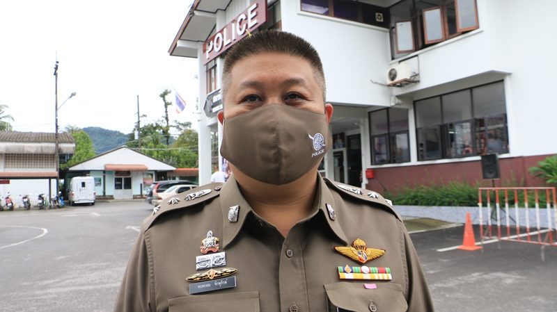 พ.ต.อ.พรพรหม จักษุรักษ์ ผกก.สภ.เมืองระนอง ให้สัมภาษณ์กรณีมีคนกดเงินเกินจากตู้เอทีเอ็ม
