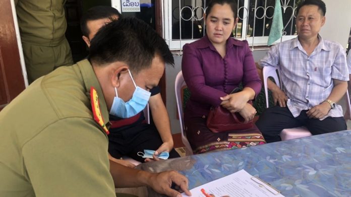 พลัดตกน้ำโขง
