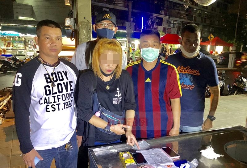 ตำรวจบางเขน บุกรวบ แม่ค้าออนไลน์ ผันตัวค้ายาเสพติดย่านดินแดง