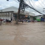 ระยองอ่วม! ฝนถล่มหนักหลายวัน ฝายแตก-น้ำป่าทะลักท่วมหมู่บ้านนับร้อย