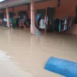 ระยองอ่วม! ฝนถล่มหนักหลายวัน ฝายแตก-น้ำป่าทะลักท่วมหมู่บ้านนับร้อย