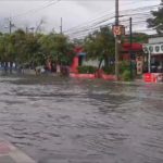 พัทยาอ่วมแต่เช้า ฝนตกชั่วโมงเดียว น้ำท่วมสูงเกือบถึงเข่า รถเล็กสัญจรลำบาก