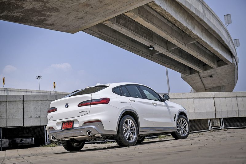 บีเอ็มฯ'X4 xDrive20d'