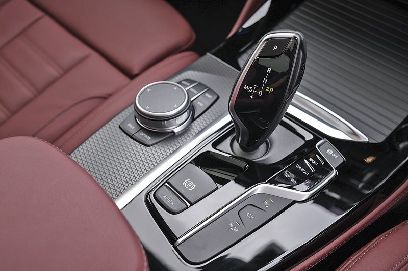 บีเอ็มฯ'X4 xDrive20d'