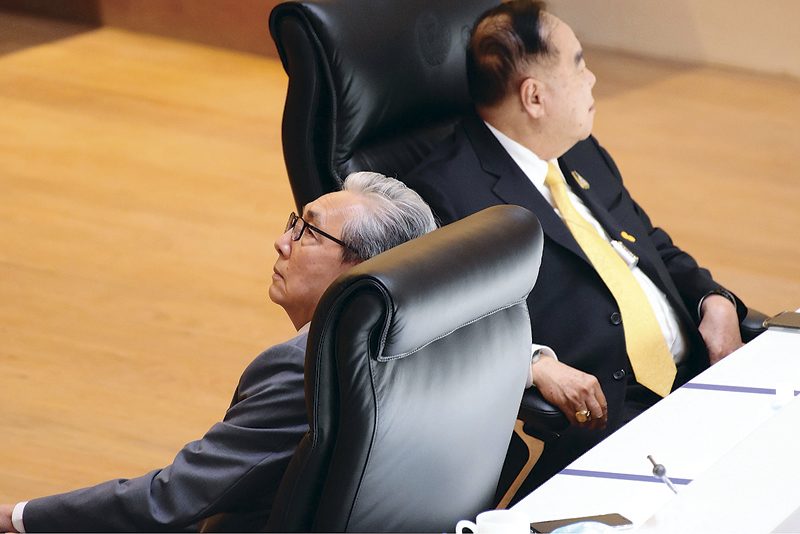 ส่องศึกพปชร.กระเพื่อมถึงครม.