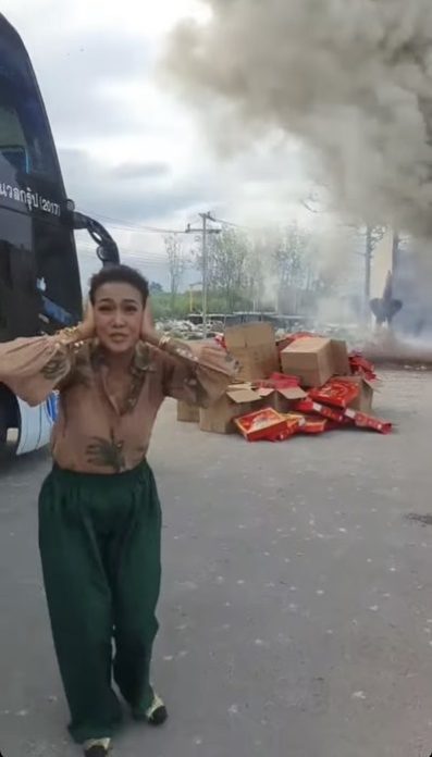 กาละแมร์ โต้ดราม่า จุดประทัดบูชาไอ้ไข่ จนเกิดมลพิษ