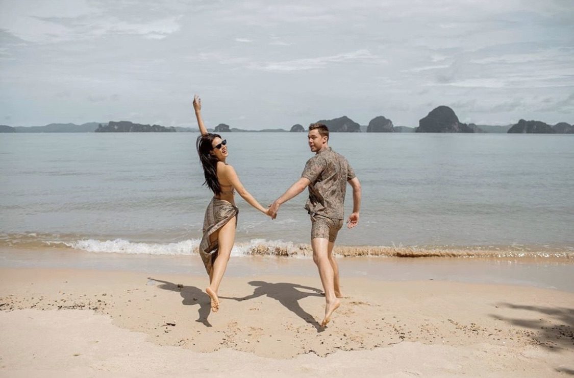 วาววา ควง หวานใจฝรั่ง วาววา ควง หวานใจฝรั่ง