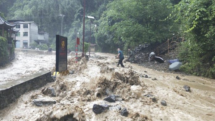 ฝนฉ่ำน้ำท่วมหนักจีนภาคใต้