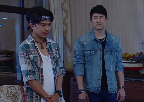 อกเกือบหัก