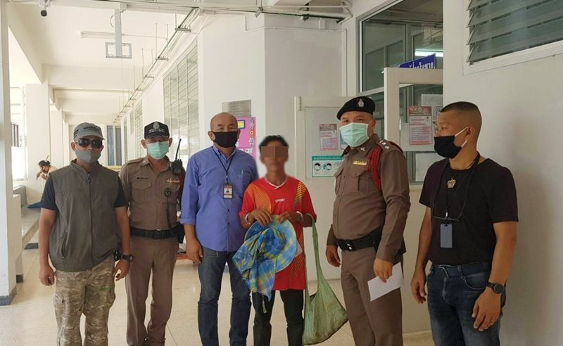 ตำรวจแม่แตง เชียงใหม่ บุกรวบ พ่อเลี้ยงหื่น ก่อเหตุขืนใจลูกสาวจนตั้งครรภ์ คุมตัวสอบสวนที่โรงพัก เปิดปากรับสารภาพสิ้น ก่อนนำตัวดำเนินคดีทันที