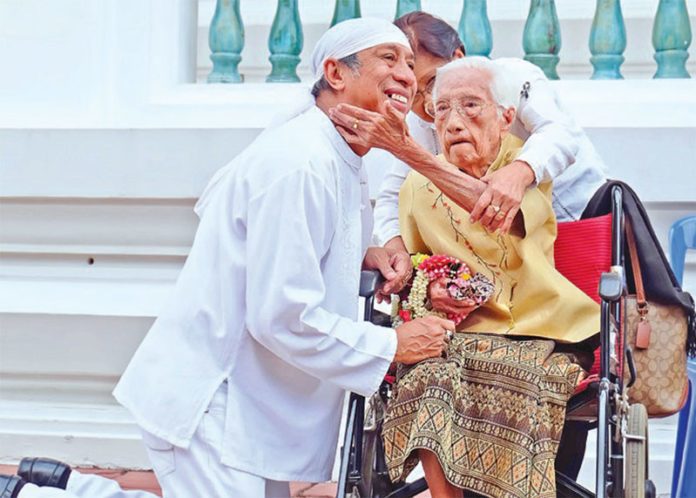 สุดเศร้า ถั่วแระ เชิญยิ้ม ร่ำไห้ สูญเสียคุณแม่